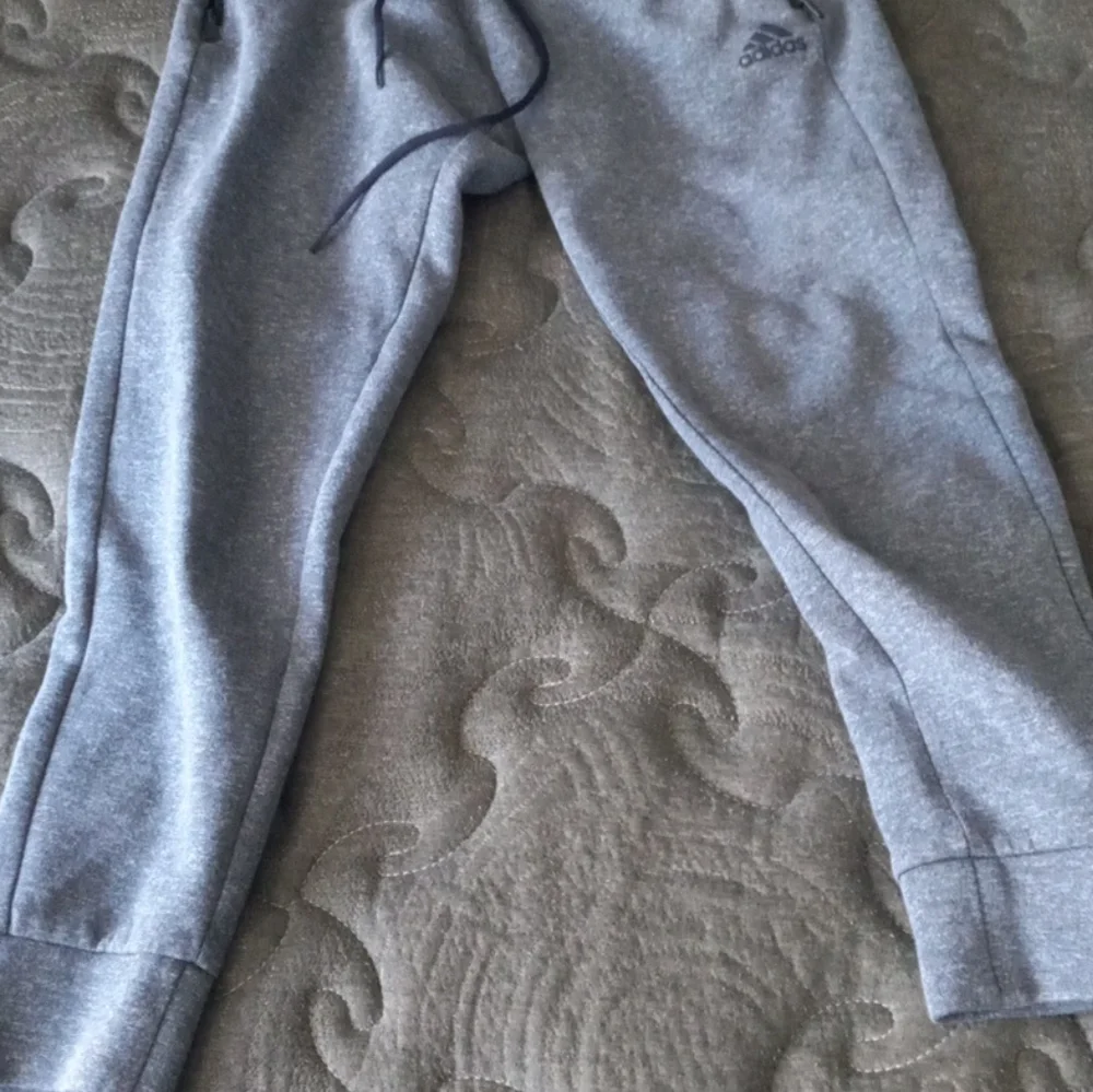 Adidas Sweatpants Size XS Youth Boy Grey Stripes Jogger - Picture 1 of 9
